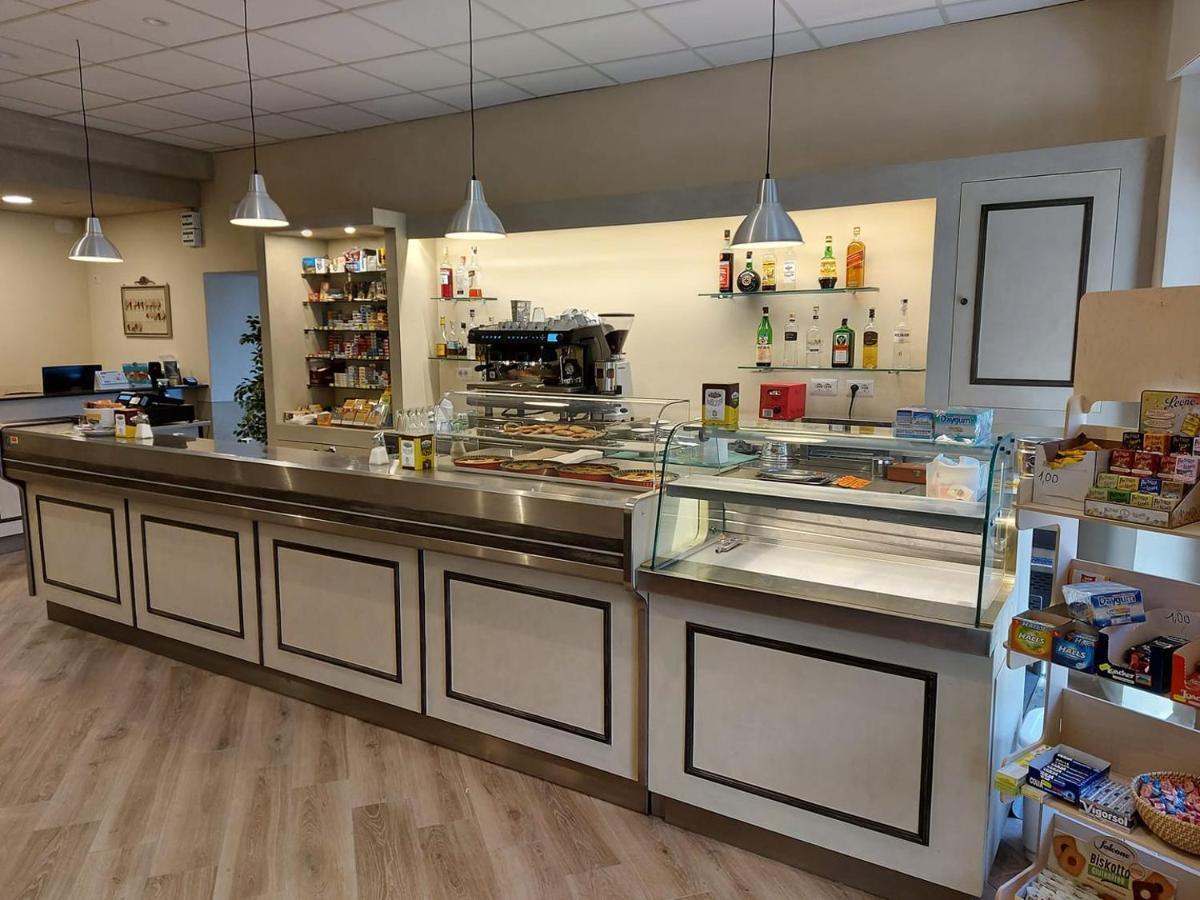 Amelia Hotel Momigno Eksteriør billede